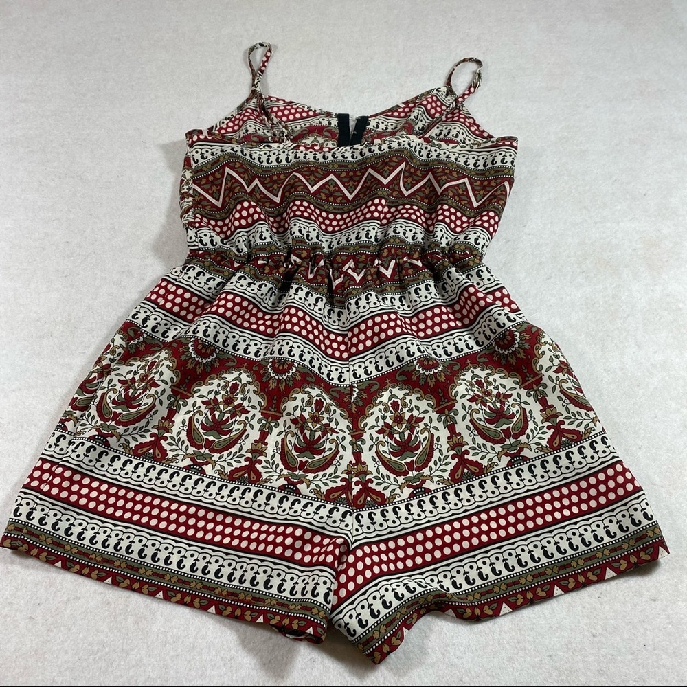 Rompers Shorts Small print Burgundy & brown shorts adjustable straps Front Clips